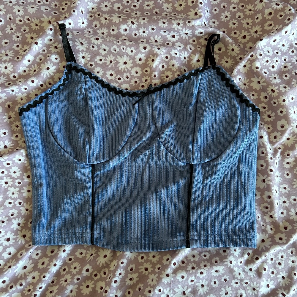 blue tank top